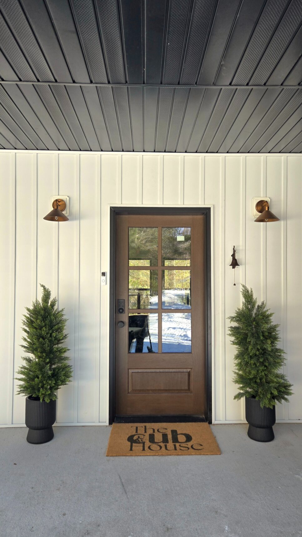 The Cub House front porch and entry